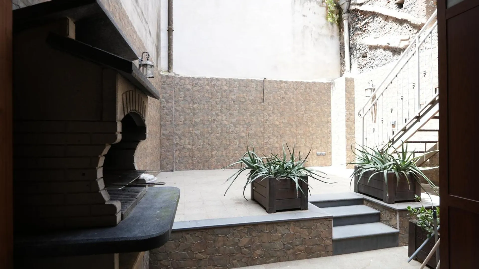 Apartment In The Center Catania Italy