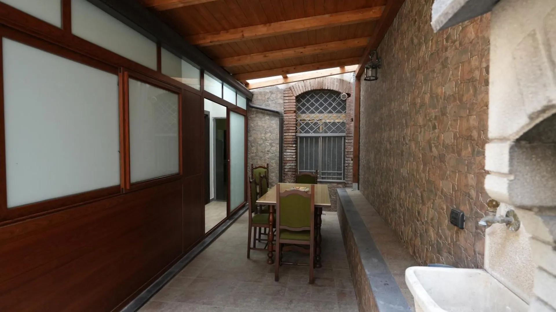 Apartment In The Center كاتانيا
